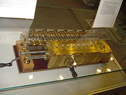Hasil gambar untuk Gottfried Wilhelm von Leibniz mesin