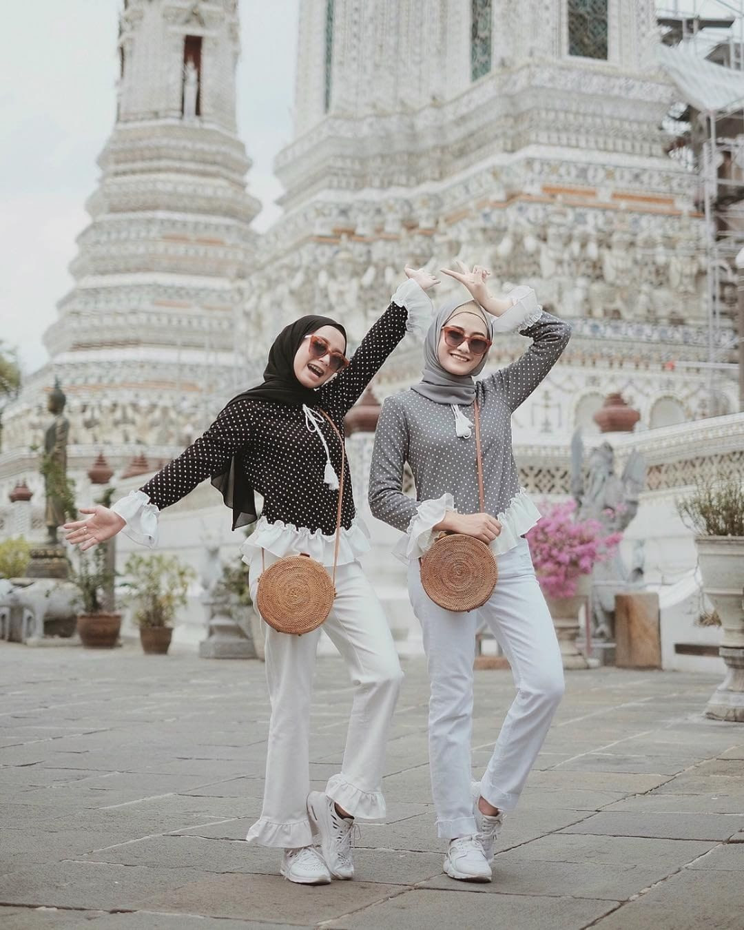  Baju Ke Pantai Hijab  Model Baju  Terbaru