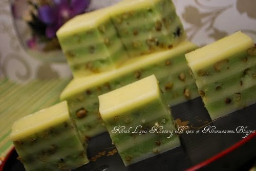 Arah: Kuih Lapis Kacang Hijau