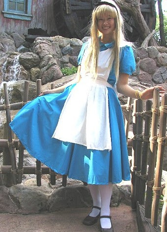 ほとんどのダウンロードディズニー画像 ぜいたくディズニー アリス 衣装 公式