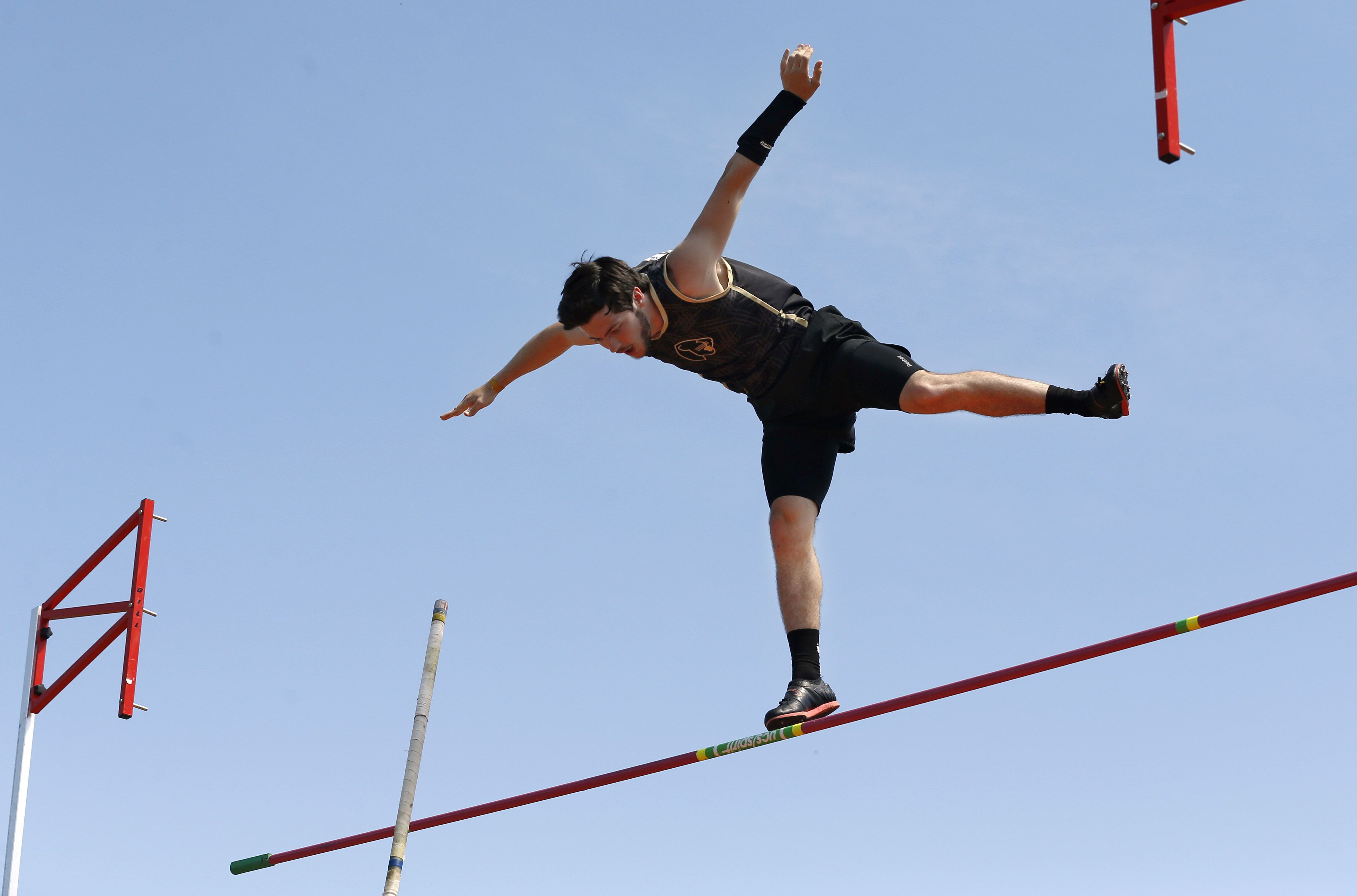 May 24, 2019 · the pole vault is a complex, technical event. It Takes A Daredevil Pole Vaulting Comes With All Kinds Of Risks Some Even Fatal So Why Do Athletes Do It