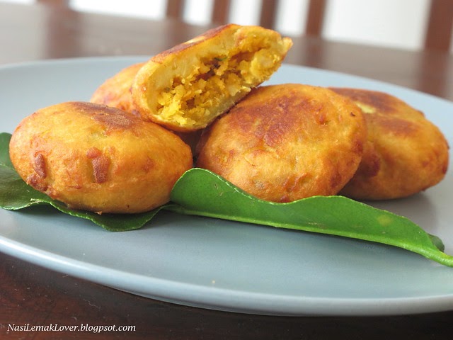 Nasi Lemak Lover: Cucur Badak ( Fried sweet potato cake 