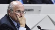 VIDEO. Fifa : "Tout simplement, je voudrais rester avec vous", lance Blatter avant l'élection