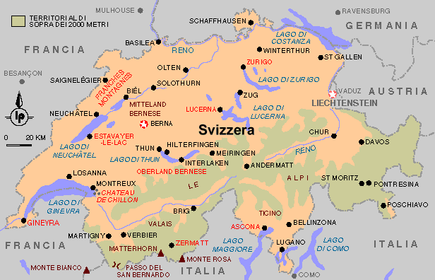 Felice bambino scattare foto con macchina fotografica digitale e madre con mappa a piedi nel centro storico italiano. Svizzera Geografia Fisica