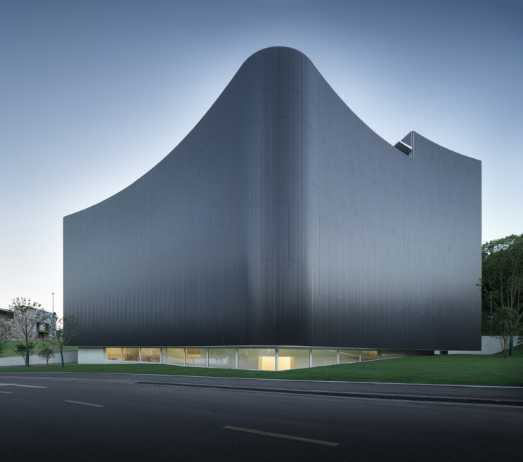 Imagen  - Pequeño por fuera, inmenso por dentro: así es este museo de diseño minimalista de China