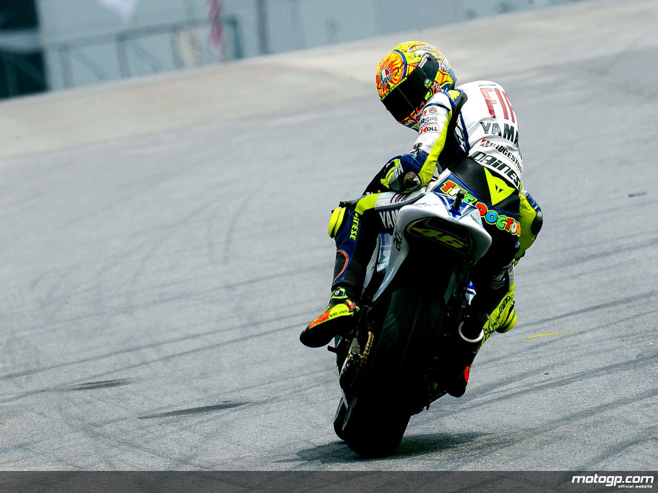 75 ロッシ Motogp 壁紙 最高の花の画像