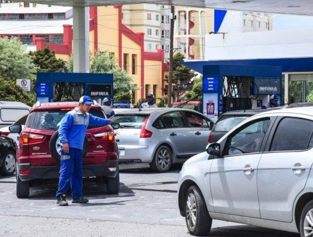 Por la toma en las Plantas de Combustibles no hay suministro en las estaciones de YPF