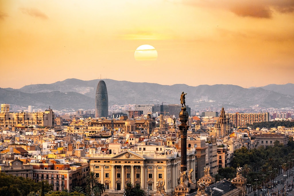 Mar 16, 2021 · madrid, cheerful and vibrant at all hours, is famous for being an open city with all kinds of people from anywhere in the world. 10 Food Markets In Madrid Spain Updated 2021 Trip101