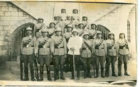 http://s8.picofile.com/file/8330761876/u52.jpg