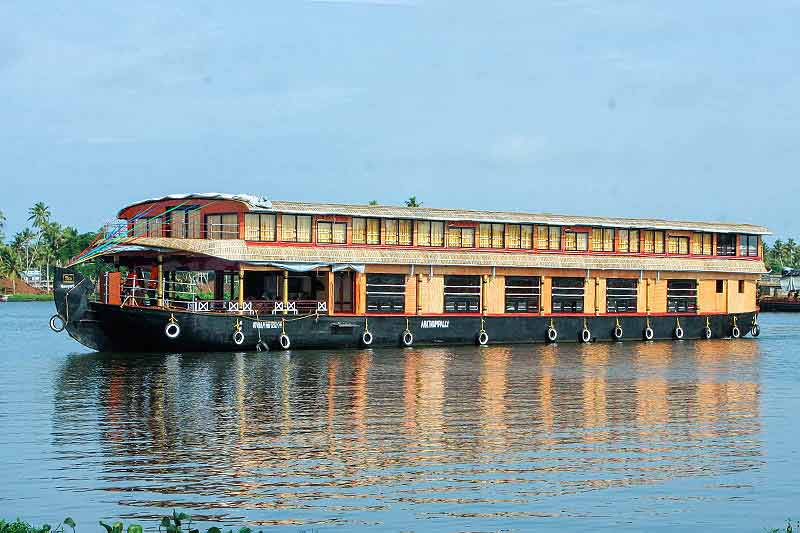 Internet, air conditioning, hot tub, tv, satellite or cable, washer & dryer, parking, no smoking, heater bedrooms: 1 Bedroom Houseboat To 11 Bedroom Houseboats Conference Houseboats In Alleppey Alleppey Biggest Houseboats Large Houseboat In Alleppey A C Conference Houseboats Conference Boat House In Alleppey