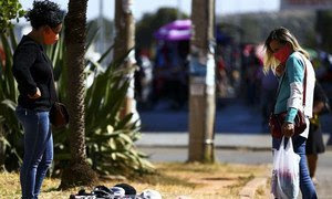 Trabajador informal en Brasilia, Brasil. (Archivo)