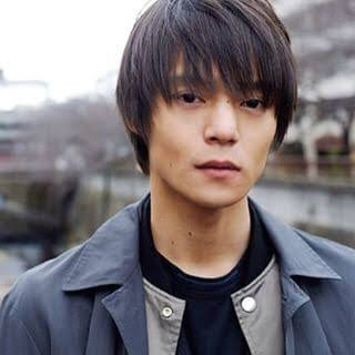 ストレート くせ毛 モテる Farrokh Abbasi