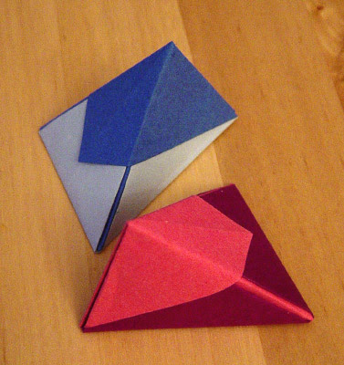 Origami schachteln aus papier falten die perfekte. Origamipage Dreieckige Schachteln