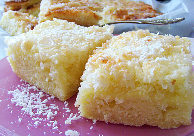 Tolle rezepte in vielen variationen und vieles mehr! Rezept Hoher Kokoskuchen Vom Blech Stadt Land Lifestyle