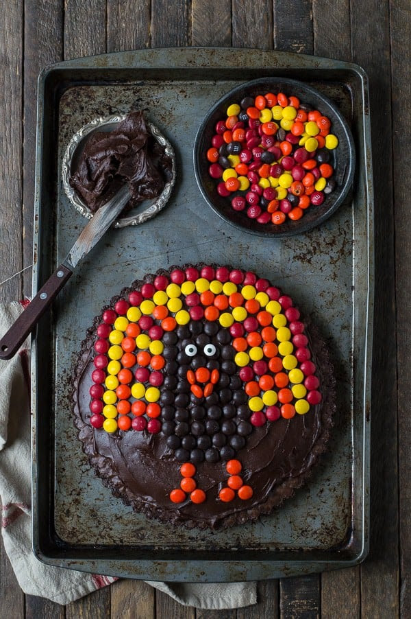 One of my favorite cute thanksgiving desserts is these fun oreo cookie balls. Chocolate Brownie Turkey Tart