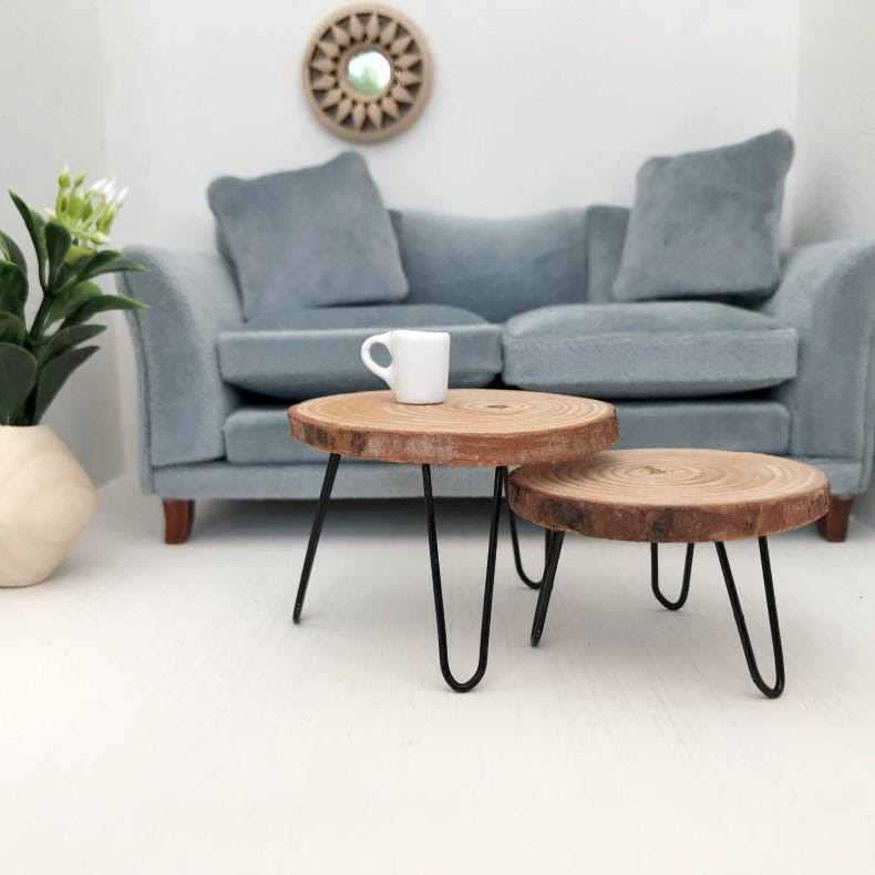 All one has to do is type in the search term modern dollhouse furniture and you come up with a multitude of offers. Pretty Little Minis Modern Dollhouse Overlapping Coffee Tables
