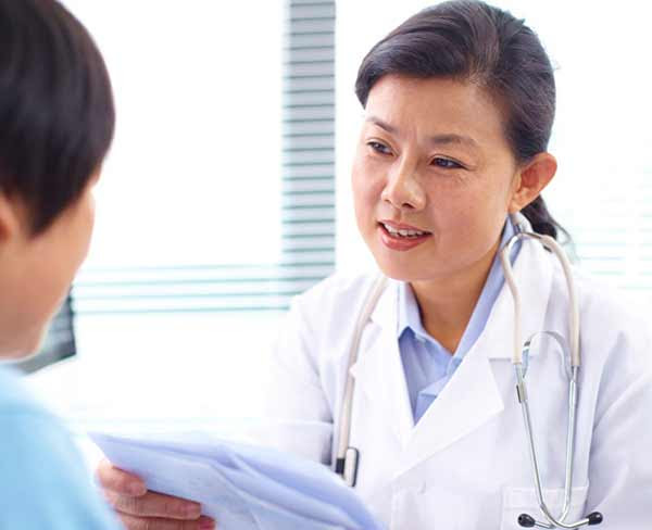 physician speaking with patient