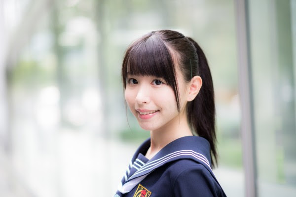 セミロング ストレート 中学生 Malek Dehwar
