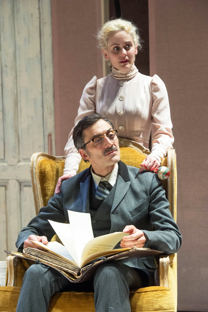 Il matrimonio di torvald helmer e nora, a prima vista, è molto felice. Al Teatro Bellini Va In Scena L Opera Di Ibsen Casa Di Bambola Fixon Magazine