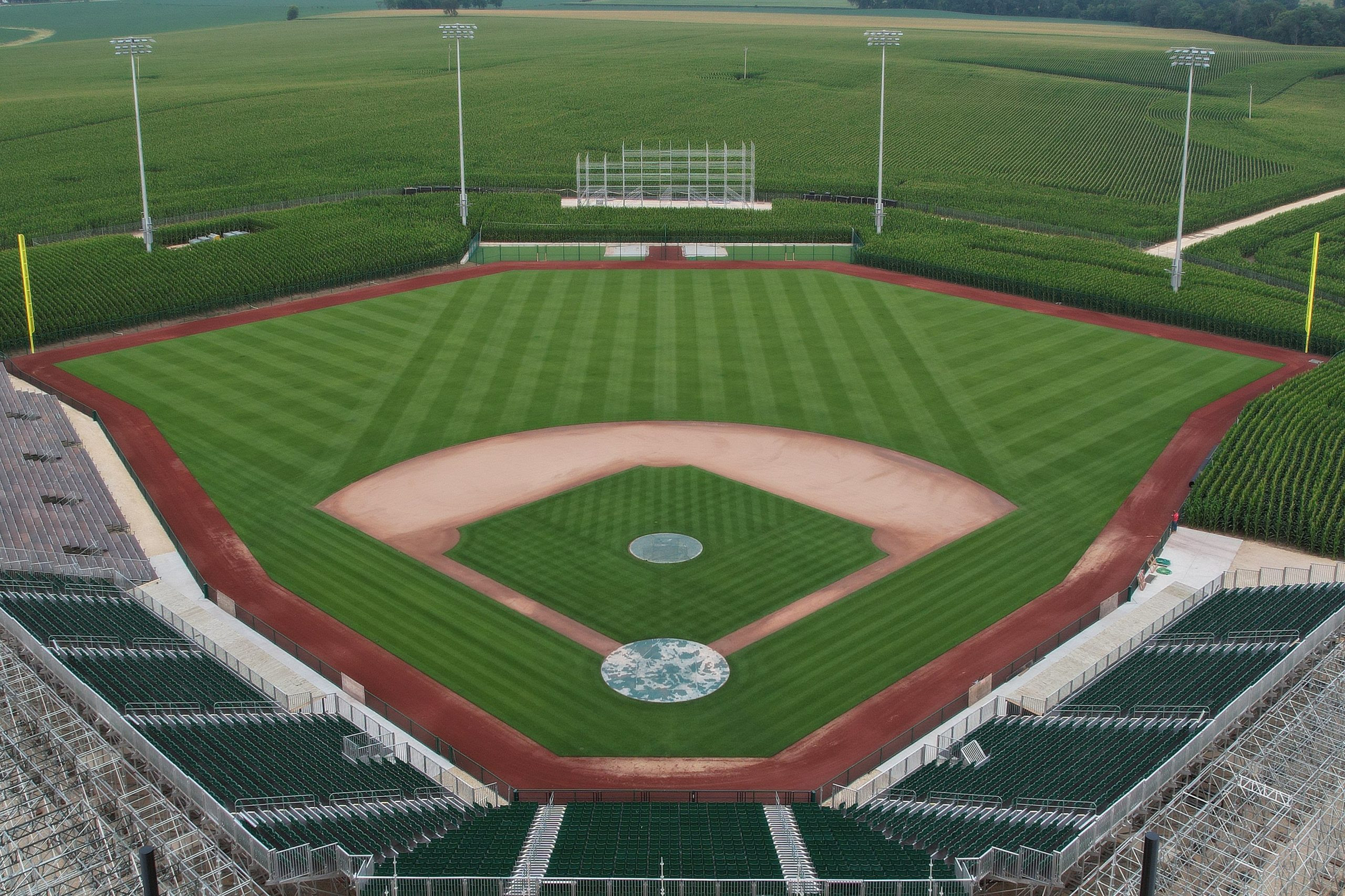 Your wedding requires a setting you and your guests will never forget, the field of dreams will deliver a truly unique. Field Of Dreams Ballpark Takes Shape In Iowa Ballpark Digest