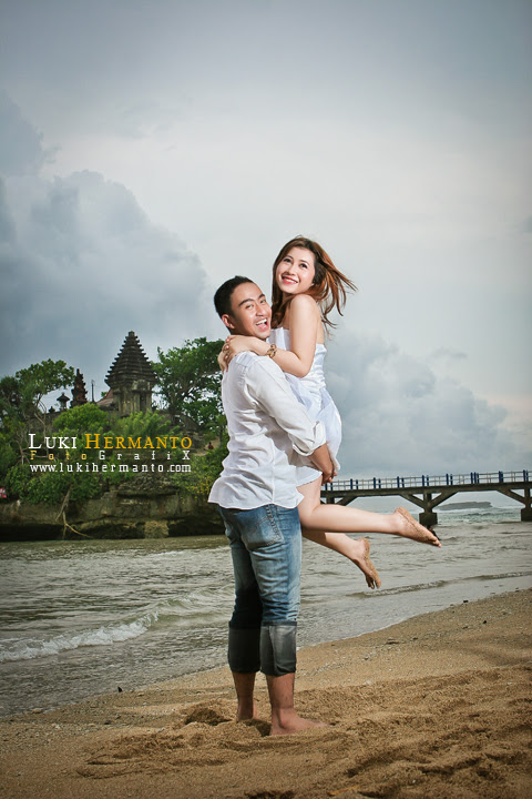 Dapatkan Inspirasi Untuk Prewedding Casual Outdoor Pantai ...
