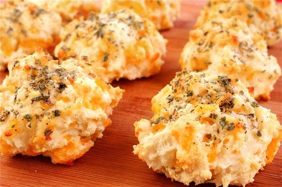 Mix all ingredients until a dough. Garlic Cheddar Biscuits A La Red Lobster Gimme Some Oven