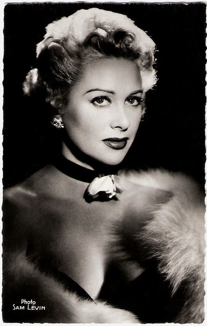 European Film Star Postcards: Martine Carol