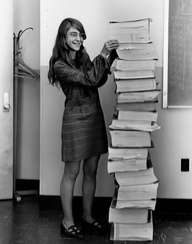 Nữ kỹ sư Margaret Hamilton làm việc cho NASA năm 1969