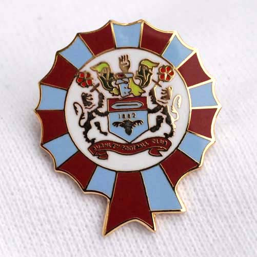 Burnley football club (/ˈbɜːrnli/) is an english association football club based in burnley, lancashire. Imageburnley Burnley Badge Rosette