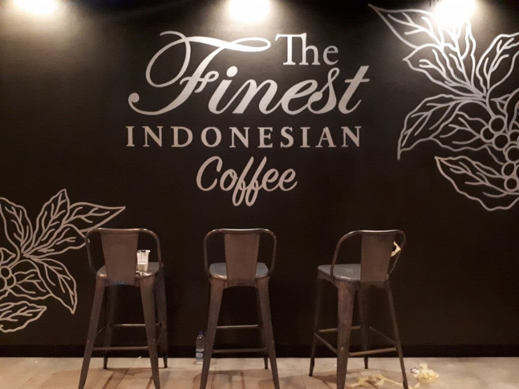 Lukisan Tembok Cafe Hitam Putih Sabalukisan