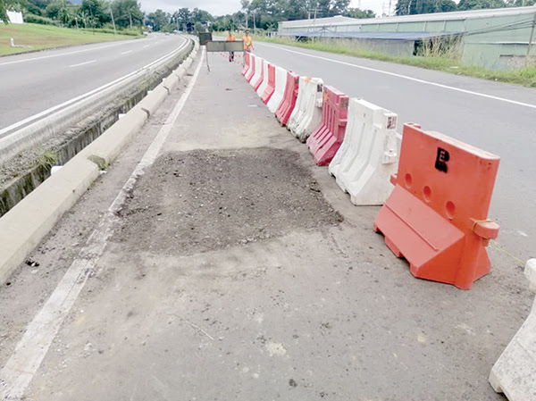 Lebuhraya pan borneo), also known as trans borneo highway, is a road network on borneo island connecting two malaysian states, sabah and sarawak, with brunei. Sinkhole On Pan Borneo Highway Daily Express Online Sabah S Leading News Portal