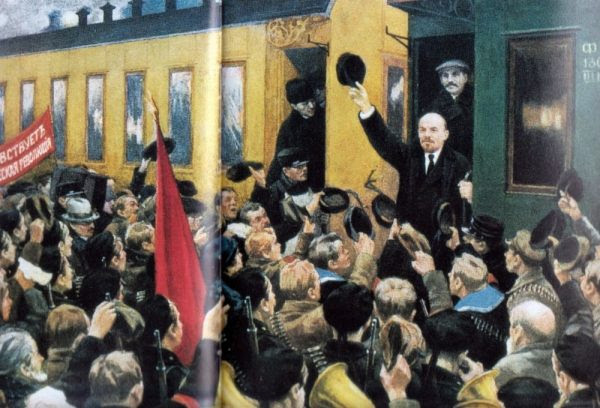 Lenin arriveert in Petrograd (bron onbekend)