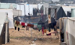 Refugio temporal en la ciudad de Rafah, en el sur de la Franja de Gaza, para los palestinos desplazados.