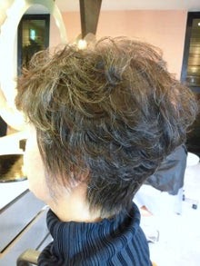 Toresu ヘアスタイル ショート パーマ 60代