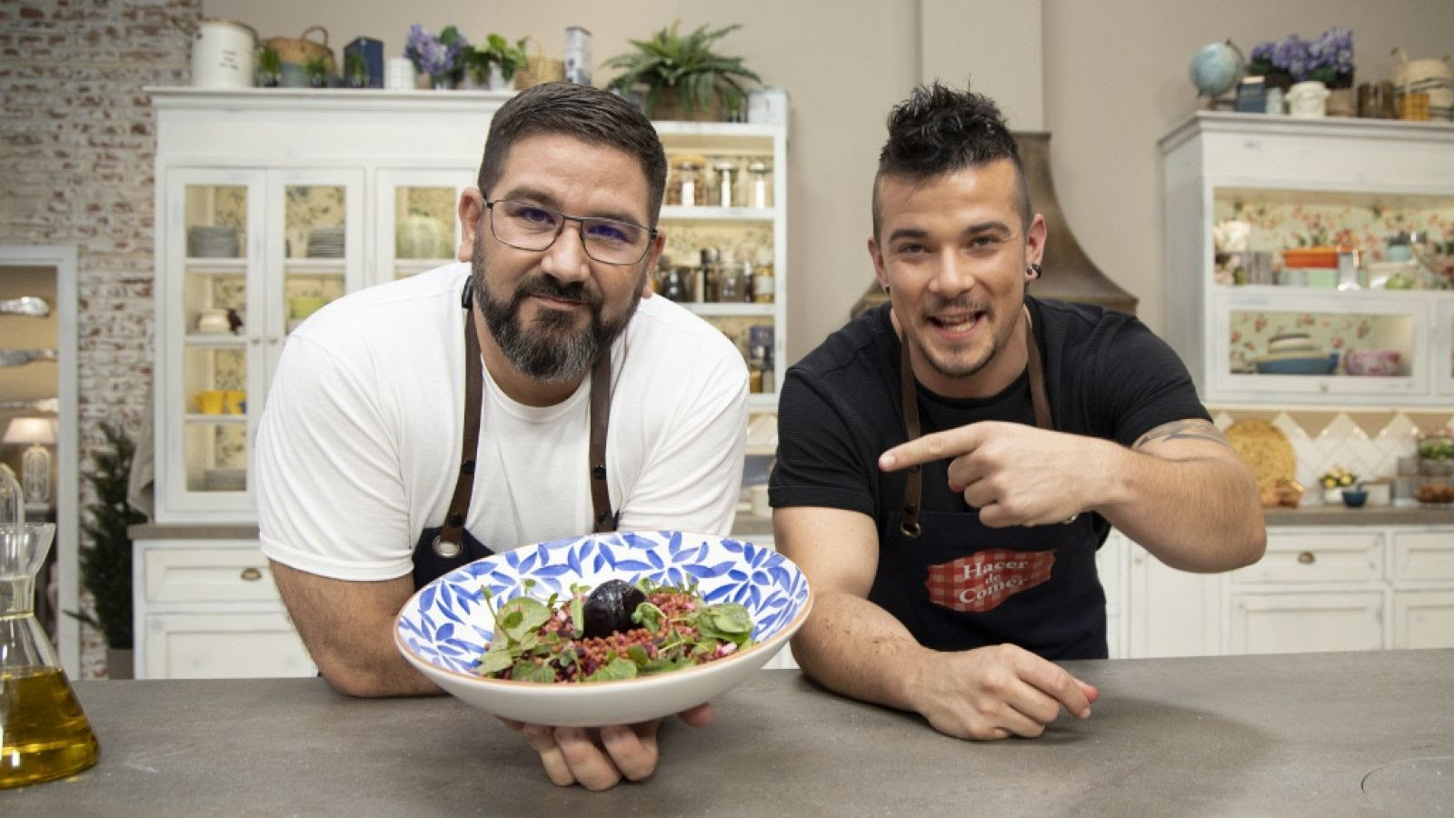 Hacer de comer - Ensalada de lentejas y torrija de chocolate blanco - ver ahora