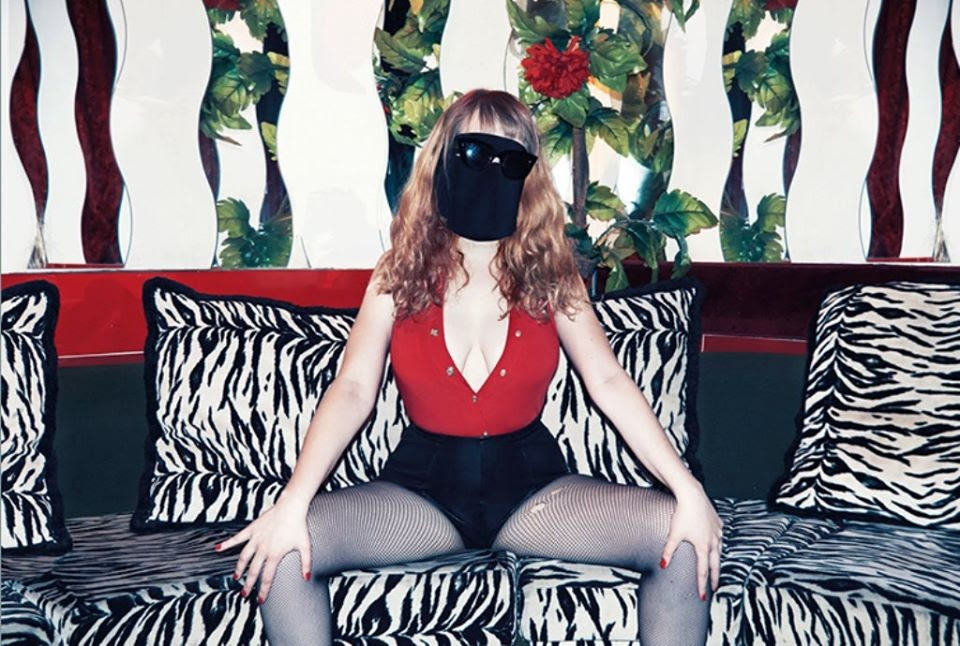 Attualmente non si conosce l'identità di miss keta: Anche La Rapper M Ss Keta E La Sua Droga Invitata Al 70mo Festival Di Sanremo Ne Parla Marco Brusati In Un Nuovo Editoriale Korazym Org