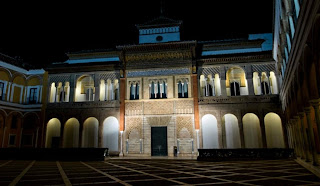 Resultado de imagen de alcázar sevilla noche