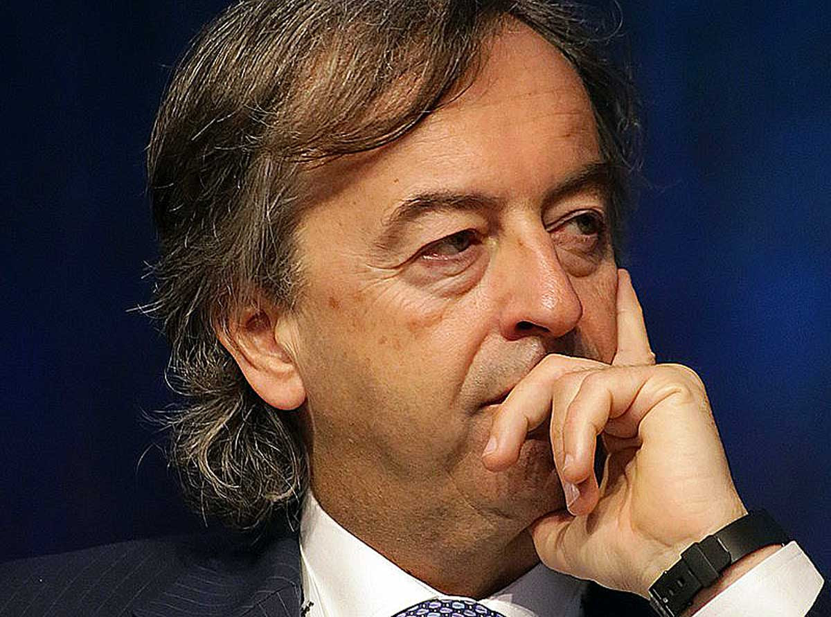 Nat med 2021 mar 1. Roberto Burioni Non Ci Sono Abbastanza Dosi Di Due Vaccini Sicuri E L Italia Ne Mette A Punto Uno Nuovo E Una Follia Tusciaweb Eu