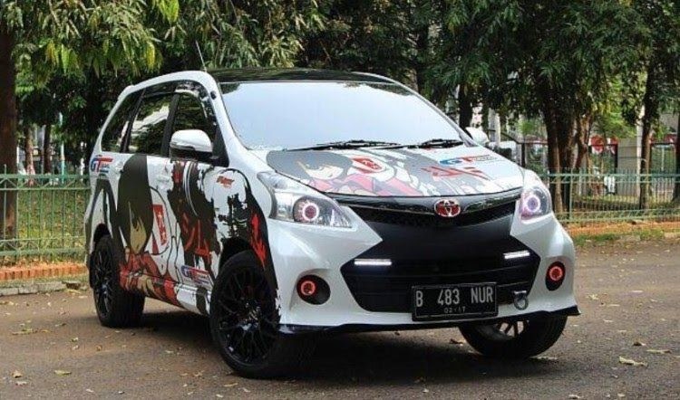 Foto Mobil Honda Jazz Di Depan Rumah