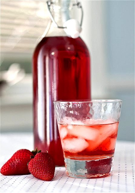 A refreshing, sweet, minty drink. Diy Strawberry Vodka Tide Thyme