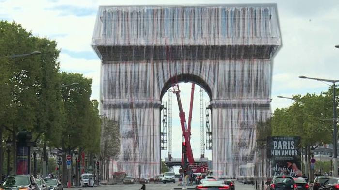 L'Arc de Triomphe emballé, le triomphe posthume de Christo