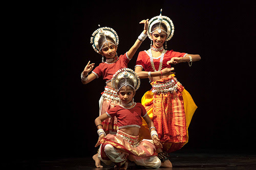 Most dance schools offer dance classes beginning at age 2 or 3. Odissi Dance Classes Online Lessons Learn Odissi Dancing Teachers Odissi School Guru