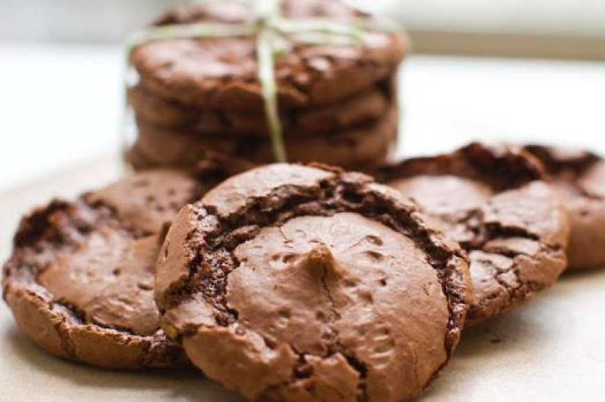 Austrian Meringue Cookies / Chocolate Swirled Meringues ...