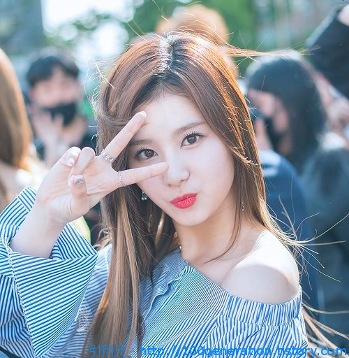 Twice サナ 壁紙 高画質 Allis