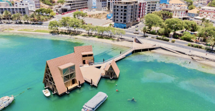 Imagen  - Este club flota en las aguas de Cabo Verde gracias a su estructura prefabricada
