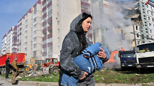 Ataques maciços voltam a atingir a Ucrânia; veja imagens da destruição