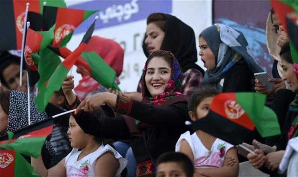 وتعتقد السلطات أن حديقة المنزل، الذي يقيم فيه إرنستو شافيز، ربما تواري ما يصل إلى 40 جثة، في الأغلب لنساء وفتيات. ØµØ§ÙØ±Ø§Øª Ù†Ø³Ø§Ø¡ Ø£ÙØºØ§Ù†Ø³ØªØ§Ù† ØªÙ†Ø§ÙØ³ Ø§Ù„Ø±Ø¬Ø§Ù„ ÙÙŠ Ù…Ø¯Ø± Ø¬Ø§Øª Ø§Ù„Ù…Ù„Ø§Ø¹Ø¨
