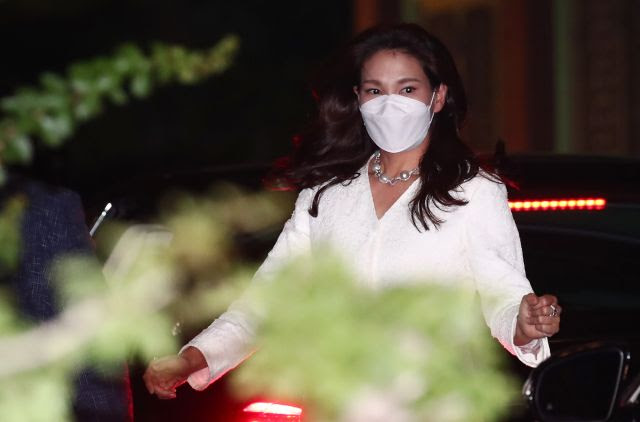 작가 갈치구이 총편수 총 39화. ì„œë¯¼ì • í™ì •í™˜ 19ì¼ ê²°í˜¼ ì•„ëª¨ë ˆ ë³´ê´' ì•½í˜¼ì‹ ì–´ë• ë‚˜ êµ­ë¯¼ì¼ë³´