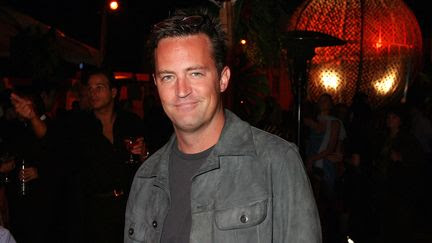 La mort de Matthew Perry, star de 'Friends' et personnalité marquante de la pop culture, suscite tristesse et sidération