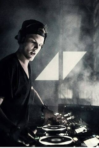 上 スマホ Avicii 壁紙 Avicii スマホ 壁紙 Gambarsae0lc
